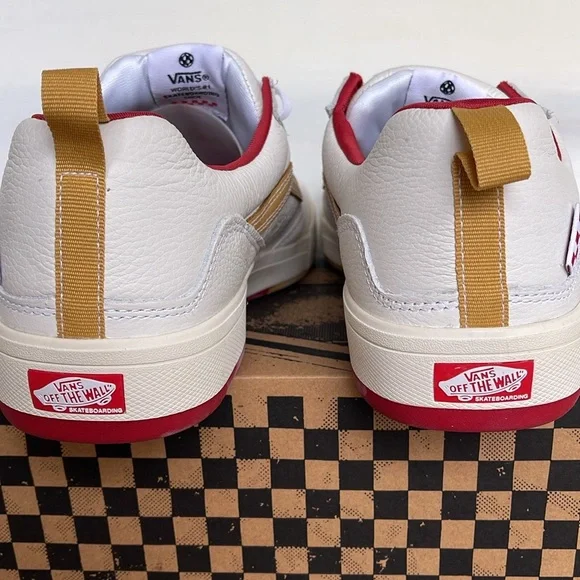 Vans WMNS Zahba Vintage Sport White Multi
VN0007QQJ5K
Sneakers - Picture 5 of 16